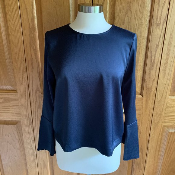 VINCE CAMUTO - Flutter Cuff Blouse - NEW, No Tags - Picture 9 of 11